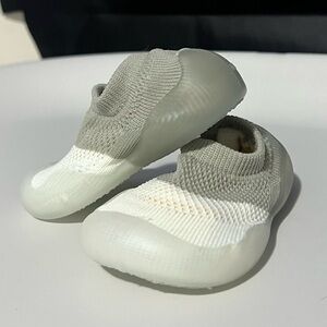 ❌SOLD NEW Sock Shoes size 5-5.5/13-18mo.